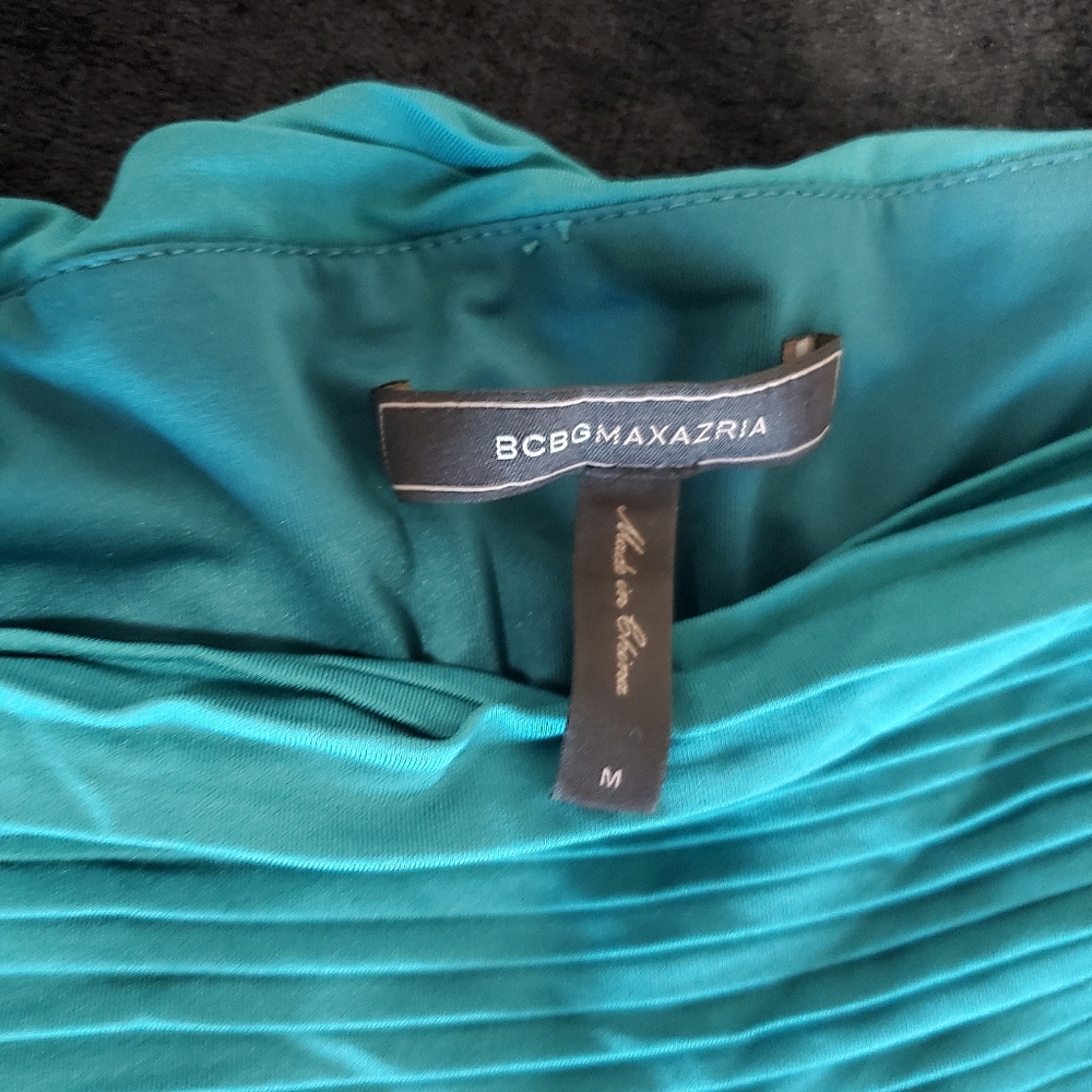BCBG DRESS. - Picture 7 of 9